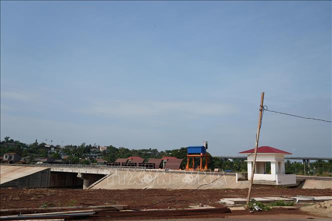 Nguyên nhân dự án chậm tiến độ là do vướng mắc trong khâu giải phóng mặt bằng. Ảnh: Tuấn Anh – TTXVN