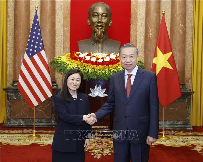 Tổng Bí thư, Chủ tịch nước Tô Lâm với Đại sứ Hợp chúng quốc Hoa Kỳ Jennifer Wicks McNamara. Ảnh: Thống Nhất – TTXVN