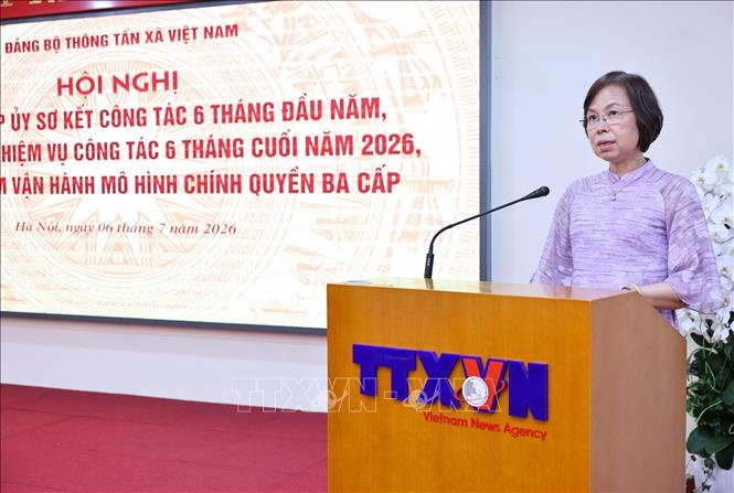 Đồng chí Vũ Việt Trang, Ủy viên Ban Thường vụ Đảng ủy các cơ quan Đảng Trung ương, Bí thư Đảng ủy, Tổng Giám đốc TTXVN, Phó Trưởng Ban Tuyên giáo và Dân vận Trung ương phát biểu. Ảnh: Minh Đức – TTXVN
