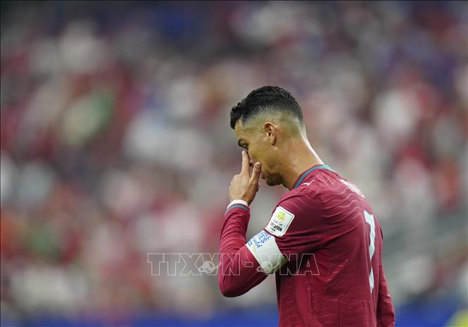 Nỗi buồn của Cristiano Ronaldo khi phải sớm chia tay World Cup 2026. Ảnh: THX/TTXVN