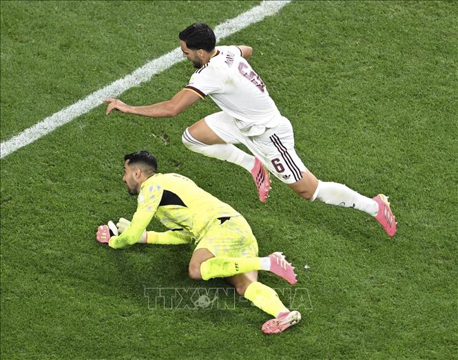 Với pha kiến tạo từ Ferran Torres, tiền vệ Mikel Merino dứt điểm đánh bại thủ môn Bồ Đào Nha, ghi bàn thắng duy nhất của trận đấu cho tuyển Tây Ban Nha. Ảnh: THX/TTXVN phát