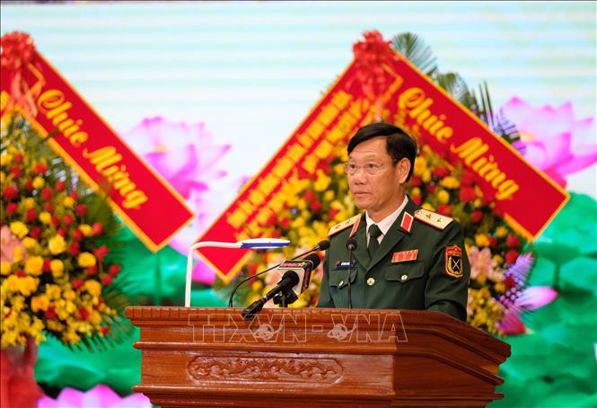Trung tướng Đỗ Minh Xương, Giám đốc Học viện Lục quân đọc diễn văn khai mạc tại lễ kỷ niệm. Ảnh: Nguyễn Dũng – TTXVN
