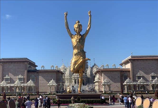 Akshardham gây ấn tượng với hơn 10.000 bức tượng và phù điêu tinh xảo, tái hiện các nhạc cụ cổ, điệu múa truyền thống và biểu tượng văn hóa Ấn Độ. Ảnh: Ngọc Quang – PV TTXVN tại Mỹ
