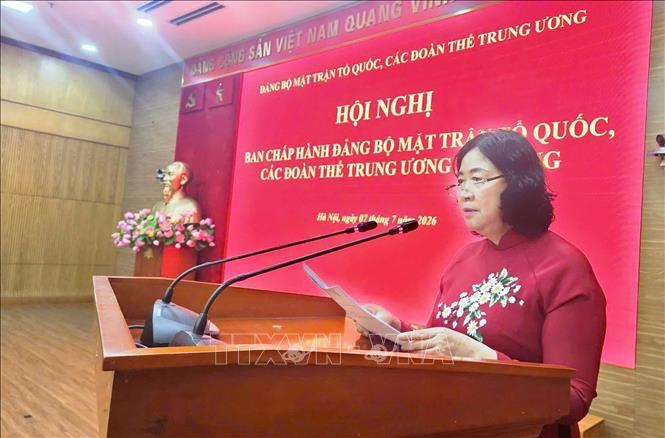 Ủy viên Bộ Chính trị, Bí thư Trung ương Đảng, Bí thư Đảng ủy MTTQ, các đoàn thể Trung ương, Chủ tịch Ủy ban Trung ương MTTQ Việt Nam Bùi Thị Minh Hoài phát biểu kết luận hội nghị. Ảnh: Phúc Hằng - TTXVN