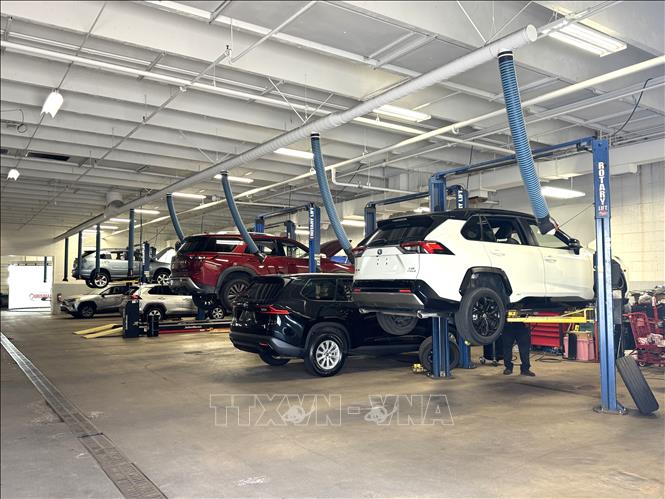 Khu xưởng bảo dưỡng, sửa chữa xe tại một đại lý Toyota ở bang Virginia (Mỹ). Toyota đang đẩy mạnh đầu tư vào thị trường Mỹ nhằm đáp ứng nhu cầu tiêu dùng và thích ứng với những thay đổi trong chính sách thương mại. Ảnh: Đoàn Hùng - P/v TTXVN tại Mỹ