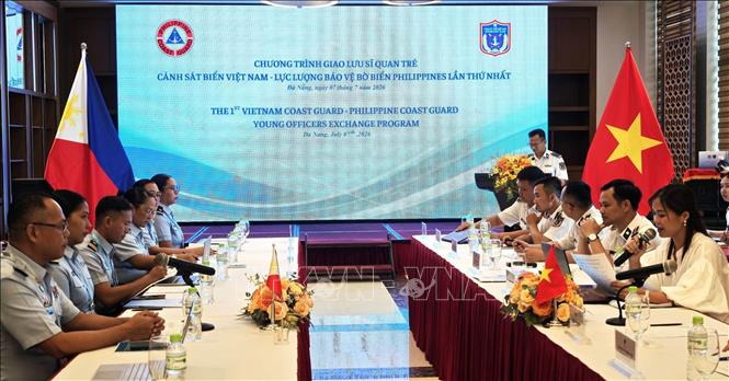  Chương trình giao lưu sĩ quan trẻ Cảnh sát biển Việt Nam và Lực lượng Bảo vệ bờ biển Philippines. Ảnh: Trần Tĩnh - TTXVN 