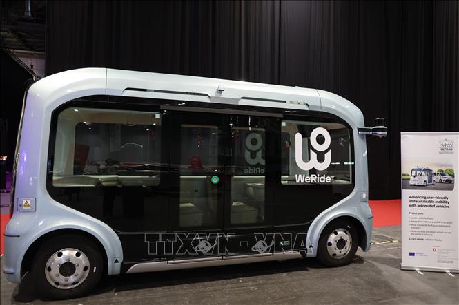 Mẫu xe có khả năng tự lái của hãng WeRide. Ảnh: Anh Hiển - PV TTXVN tại Thụy Sĩ 