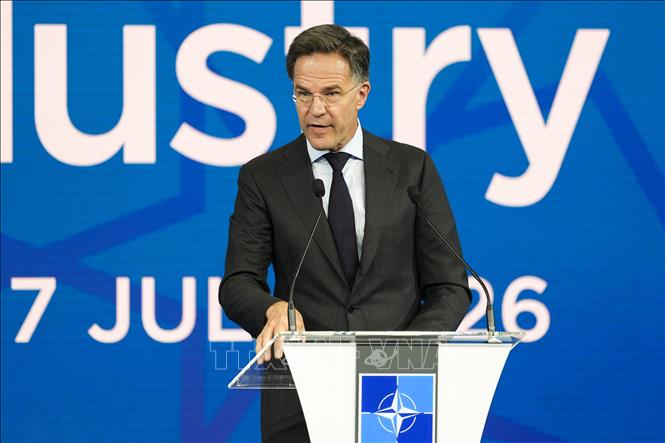 Phát biểu tại Diễn đàn Công nghiệp Quốc phòng trước hội nghị, Tổng thư ký NATO Mark Rutte nhấn mạnh: “Để duy trì sức mạnh của liên minh xuyên Đại Tây Dương, châu Âu cần đóng vai trò lớn hơn trong NATO”. Ảnh: AA/TTXVN phát