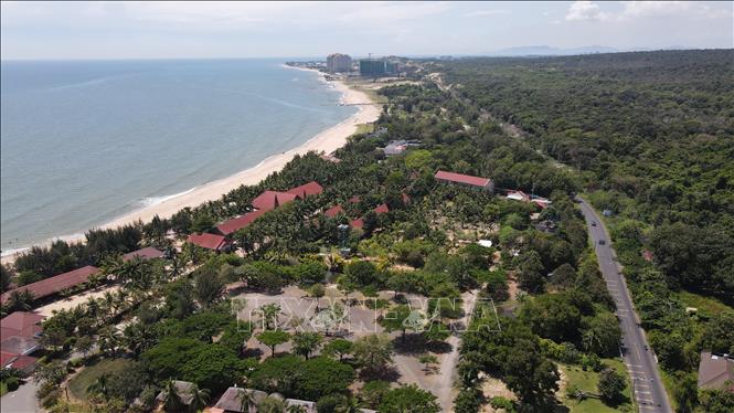 Trong giai đoạn phát triển mới, các du án du lịch và du lịch sinh thái dưới tán rừng đã phát huy giá trị tài nguyên rừng của khu bảo tồn thiên nhiên Bình Châu - Phước Bửu. Ảnh: Huỳnh Sơn - TTXVN
