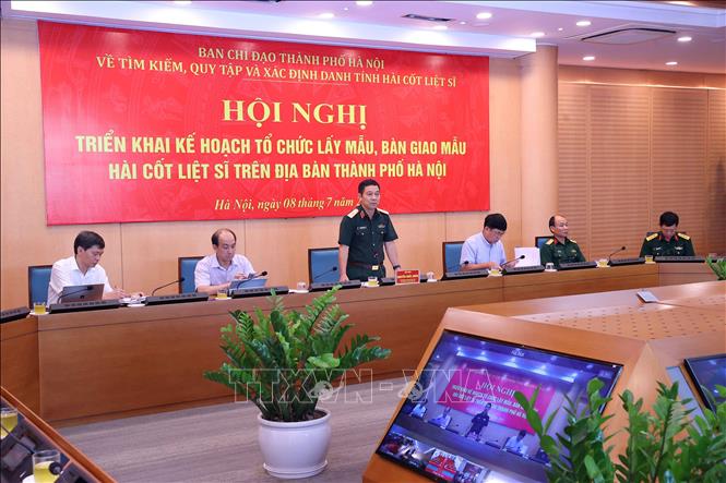 Thiếu tướng Nguyễn Khắc Nhân, Phó Chính ủy Bộ Tư lệnh Thủ đô Hà Nội, Phó trưởng Ban Chỉ đạo Thành phố phát biểu. Ảnh: Văn Điệp - TTXVN