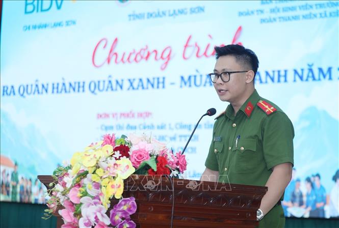Thượng úy Lê Hoàn Hảo, Bí thư chi đoàn phòng Cảnh sát điều tra tội phạm về ma tuý Công an tỉnh Lạng Sơn đại diện đoàn viên thanh niên, sinh viên tham gia Chương trình phát biểu hưởng ứng. Ảnh: Anh Tuấn – TTXVN