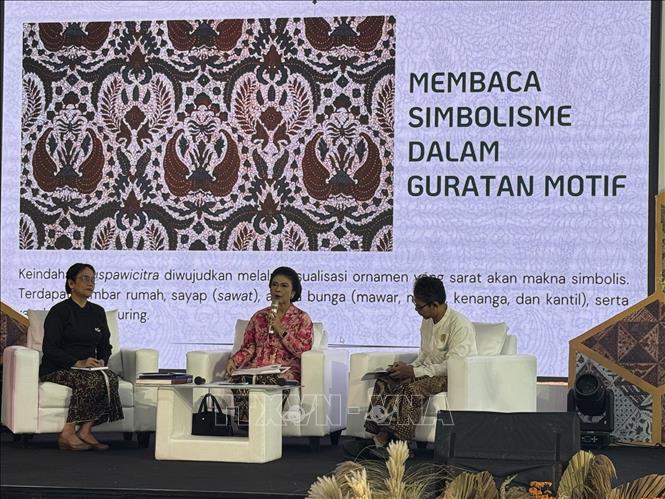 Tọa đàm “Triết lý batik” trong khuôn khổ chuỗi sự kiện quảng bá batik truyền thống. Ảnh: Đỗ Quyên – PV TTXVN tại Indonesia