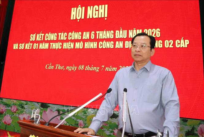 Phó Chủ tịch UBND thành phố Cần Thơ Vương Quốc Nam phát biểu tại hội nghị. Ảnh: Thanh Liêm - TTXVN