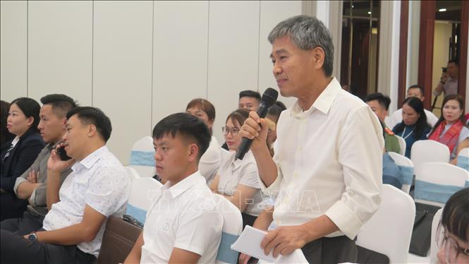 Đại diện doanh nghiệp du lịch nêu kiến nghị tại hội nghị. Ảnh: Hương Thu - TTXVN                   