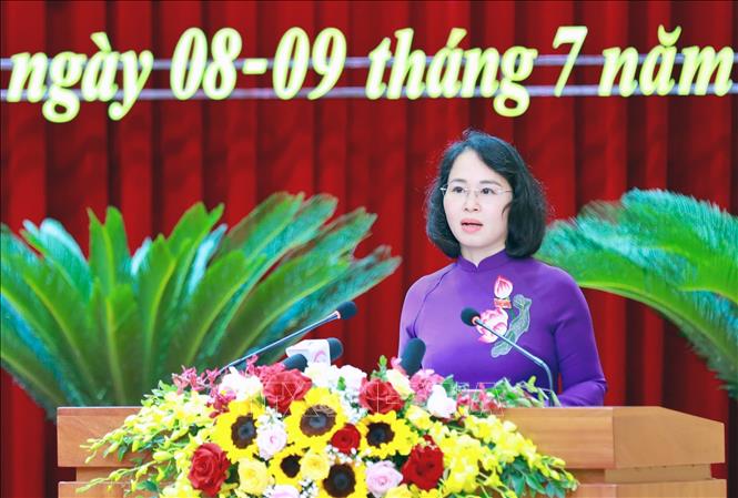 Chủ tịch HĐND tỉnh Quảng Ninh Trịnh Thị Minh Thanh phát biểu khai mạc kỳ họp. Ảnh: Văn Đức - TTXVN 
