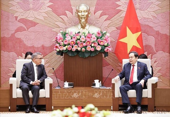Chủ tịch Quốc hội Trần Thanh Mẫn tiếp Đại sứ Đặc mệnh toàn quyền Cộng hòa Philippines Meynardo Los Banos Montealegre đến chào từ biệt nhân dịp kết thúc nhiệm kỳ công tác tại Việt Nam. Ảnh: Doãn Tấn - TTXVN