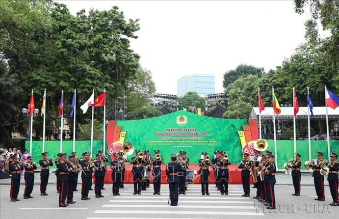 Màn biểu diễn của Đoàn nhạc Cảnh sát Philippines tại Nhạc hội Cảnh sát các nước ASEAN+ (Hà Nội, 9/7/2022). Ảnh: Phạm Kiên - TTXVN
