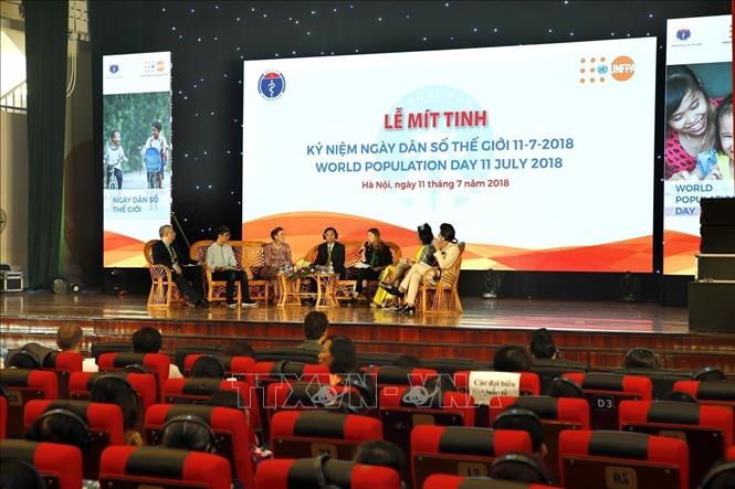 Sáng 11/7/2018, tại Hà Nội, Bộ Y tế phối hợp với Quỹ Dân số Liên Hợp Quốc tại Việt nam (UNFPA) tổ chức Lễ mít tinh kỷ niệm Ngày Dân số Thế giới (11/7) với chủ đề 