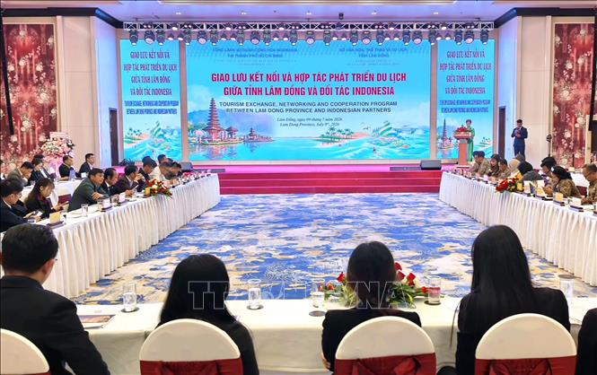 Quang cảnh Chương trình giao lưu kết nối và hợp tác phát triển du lịch giữa Lâm Đồng và đối tác Indonesia. Ảnh: Nguyễn Huy Thành - TTXVN