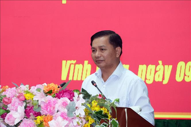 Bí thư Tỉnh ủy Vĩnh Long Trần Văn Lâu phát biểu tại hội nghị. Ảnh: Phạm Minh Tuấn-TTXVN.