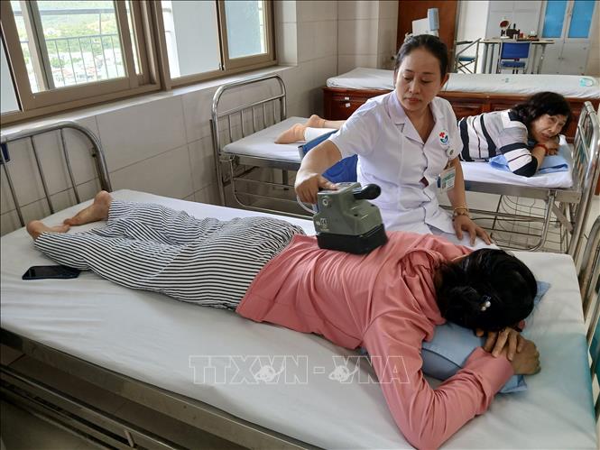 Thành phố Đà Nẵng đang hướng tới mục tiêu đến năm 2027 đạt từ 4 đến 5 bác sĩ/trạm y tế. Sở Y tế đang xây dựng và trình nghị quyết về phát triển nguồn bác sĩ tại tuyến y tế cơ sở. Ảnh: Mỹ Hà - TTXVN