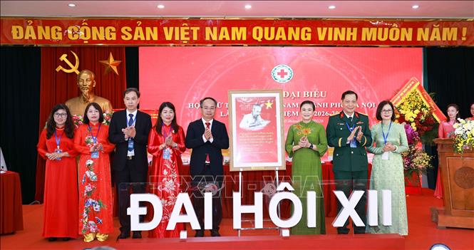 Chủ tịch Hội Chữ thập đỏ Việt Nam Đỗ Thị Thu Thảo chúc mừng Đại hội. Ảnh: Thanh Tùng - TTXVN