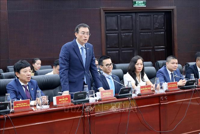 Chairman of the Board of Management of Vietnam Airlines Dang Ngoc Hoa speaks at the meeting. VNA Photo: Trần Lê Lâm