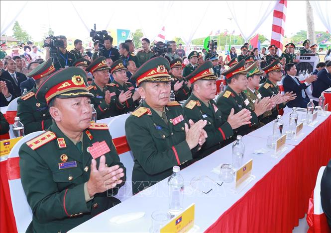 Đại biểu lãnh đạo Bộ Quốc phòng Lào dự lễ khởi công xây dựng trường Mầm non Thanh Hà, xã Kim Bảng, tỉnh Nghệ An. Ảnh: Trọng Đức - TTXVN