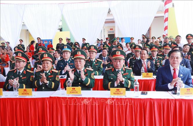 Đại biểu Bộ Quốc phòng hai nước và tỉnh Nghệ An dự lễ khởi công xây dựng trường Mầm non Thanh Hà, xã Kim Bảng, tỉnh Nghệ An. Ảnh: Trọng Đức - TTXVN