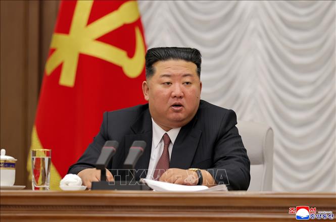 Nhà lãnh đạo Triều Tiên Kim Jong Un chủ trì Hội nghị mở rộng lần thứ nhất của Quân ủy Trung ương khóa IX tại Bình Nhưỡng ngày 9/7/2026. Ảnh: Yonhap/TTXVN phát