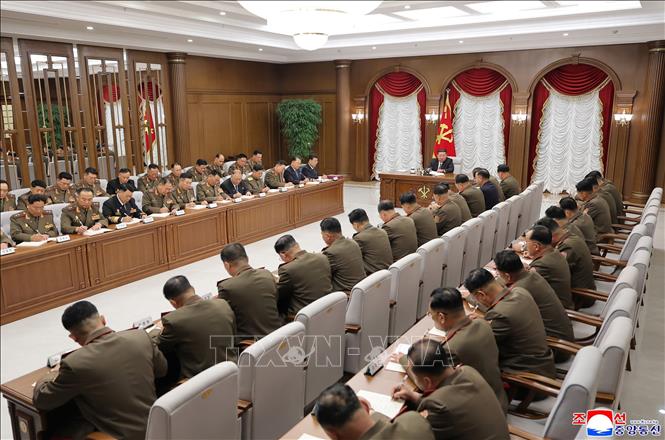 Nhà lãnh đạo Triều Tiên Kim Jong Un chủ trì Hội nghị mở rộng lần thứ nhất của Quân ủy Trung ương khóa IX tại Bình Nhưỡng ngày 9/7/2026. Ảnh: Yonhap/TTXVN phát