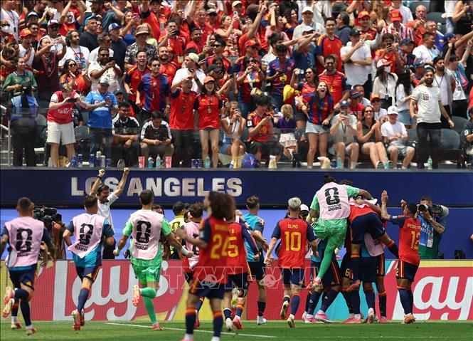 Thắng Bỉ 2-1, Tân Ban Nha vào Bán kết gặp tuyển Pháp. Ảnh: THX/TTXVN phát