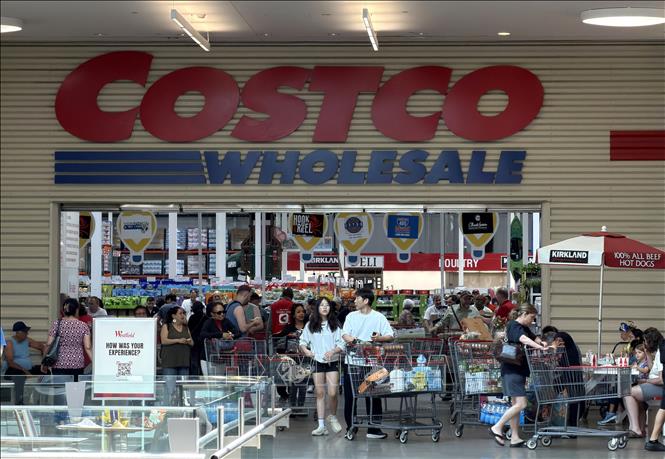 Người tiêu dùng mua sắm tại cửa hàng của hệ thống bán sỉ Costco ở bang Maryland (Mỹ). Ảnh: Ngọc Quang – PV TTXVN tại Mỹ
