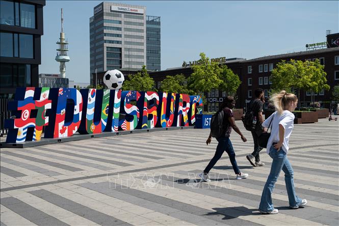 Trời nắng nóng gay gắt tại Duisburg, Đức. Ảnh: THX/TTXVN phát