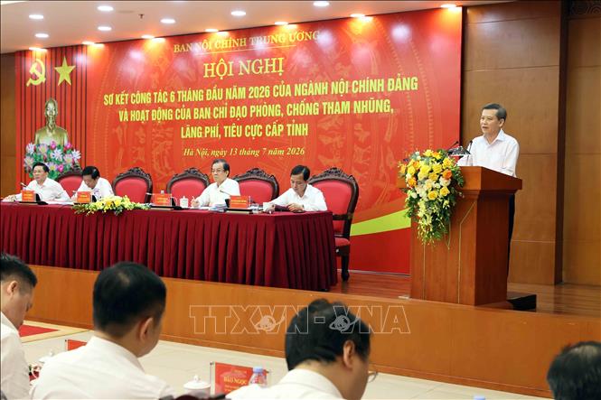 Đồng chí Lê Minh Trí, Ủy viên Bộ Chính trị, Bí thư Trung ương Đảng, Trưởng Ban Nội chính Trung ương, Phó Trưởng Ban Thường trực Ban Chỉ đạo Trung ương về phòng, chống tham nhũng, lãng phí, tiêu cực phát biểu chỉ đạo. Ảnh: An Đăng - TTXVN