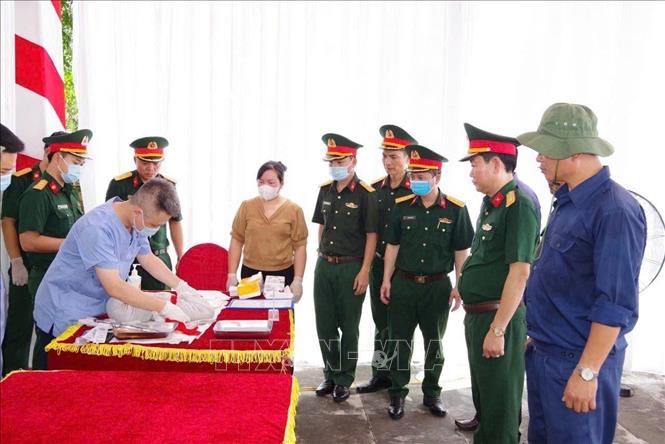 Bộ Chỉ huy Quân sự tỉnh Thanh Hóa chuẩn bị đầy đủ hồ sơ, danh sách, cơ sở vật chất, phương tiện, vật tư, trang thiết bị phục vụ nhiệm vụ lấy mẫu. Ảnh: Khiếu Tư - TTXVN