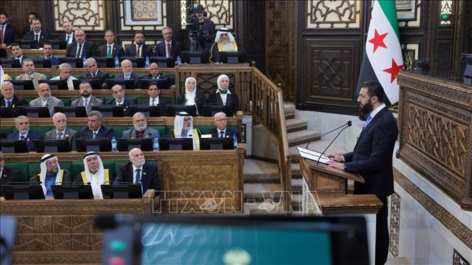 Tổng thống lâm thời Syria Ahmed al-Sharaa phát biểu khai mạc kỳ họp đầu tiên của Quốc hội Nhân dân mới tại thủ đô Damascus ngày 12/7/2026. Ảnh: AA/TTXVN phát