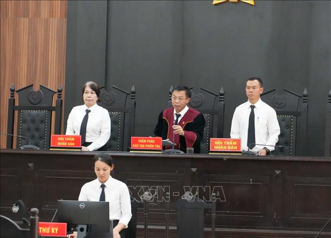 Tòa án nhân dân tỉnh Đắk Lắk tuyên án các bị cáo. Ảnh: Ngọc Minh – TTXVN
