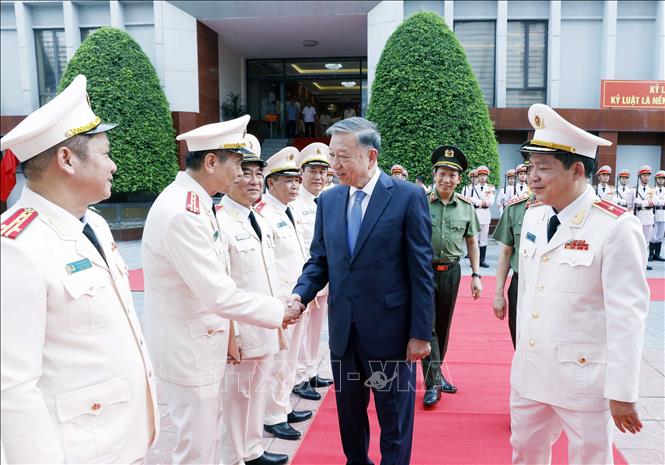 Tổng Bí thư, Chủ tịch nước Tô Lâm thăm, làm việc với Cục Cảnh sát Quản lý trại giam, cơ sở giáo dục bắt buộc, trường giáo dưỡng (Bộ Công an). Ảnh: Thống Nhất – TTXVN