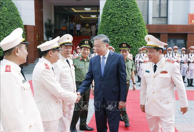 Tổng Bí thư, Chủ tịch nước Tô Lâm thăm, làm việc với Cục Cảnh sát Quản lý trại giam, cơ sở giáo dục bắt buộc, trường giáo dưỡng (Bộ Công an). Ảnh: Thống Nhất – TTXVN