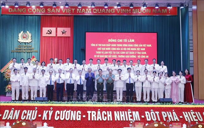 Tổng Bí thư, Chủ tịch nước Tô Lâm và các đại biểu. Ảnh: Thống Nhất – TTXVN