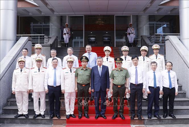 Tổng Bí thư, Chủ tịch nước Tô Lâm và các đại biểu. Ảnh: Thống Nhất – TTXVN