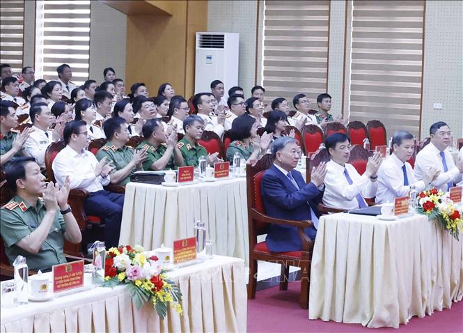 Tổng Bí thư, Chủ tịch nước Tô Lâm và các đại biểu tham dự cuộc làm việc. Ảnh: Thống Nhất – TTXVN