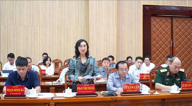 Thứ trưởng Bộ Công Thương Phan Thị Thắng phát biểu tại buổi làm việc. Ảnh: Văn Sĩ - TTXVN