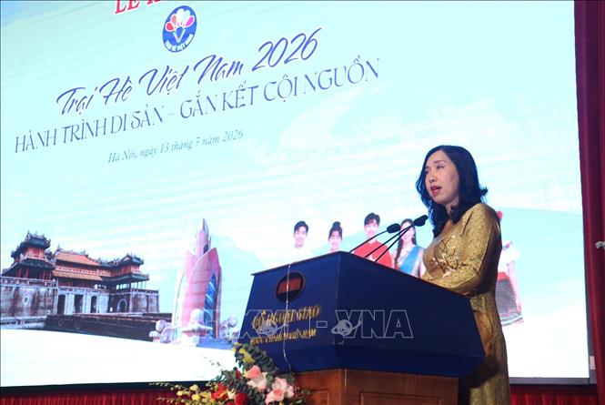 Thứ trưởng Bộ Ngoại giao Lê Thị Thu Hằng phát biểu tại Lễ khai mạc Trại hè Việt Nam 2026. Ảnh: TTXVN phát