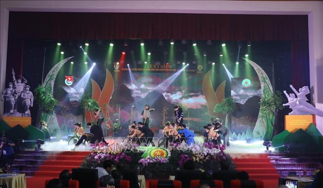 Sáng 14/7/2020, Trung ương Đoàn TNCS Hồ Chí Minh, Trung ương Hội Cựu Thanh niên xung phong Việt Nam tổ chức Lễ kỷ niệm 70 năm Ngày truyền thống lực lượng Thanh niên xung phong Việt Nam và tôn vinh điển hình tiên tiến Thanh niên xung phong các thời kỳ (15/7/1950-15/7/2020). Ảnh: Văn Điệp - TTXVN