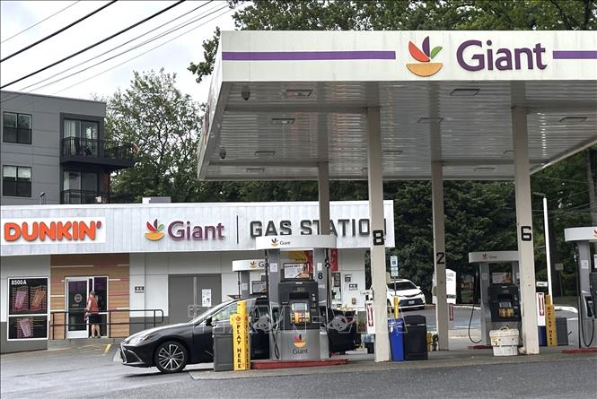 Một trạm bán lẻ xăng dầu tại bang Maryland (Mỹ). Ảnh: Ngọc Quang – PV TTXVN tại Mỹ