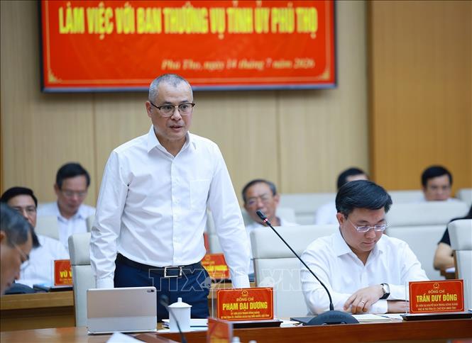 Bí thư Tỉnh uỷ Phú Thọ Phạm Đại Dương báo cáo tình hình thực hiện nhiệm vụ phát triển kinh tế-xã hội của tỉnh. Ảnh: Dương Giang – TTXVN 
