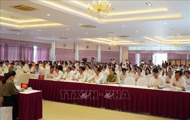 Hội nghị thu hút sự tham dự của gần 200 đại biểu là lãnh đạo các Tòa chuyên trách, phòng chuyên môn, TAND khu vực và đại diện 75 chi nhánh ngân hàng, tổ chức tín dụng đang hoạt động trên địa bàn tỉnh An Giang. Ảnh: Văn Sĩ - TTXVN                                