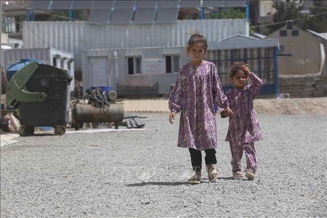Trẻ em tại trại tị nạn ở Kabul, Afghanistan. Ảnh: THX/TTXVN phát